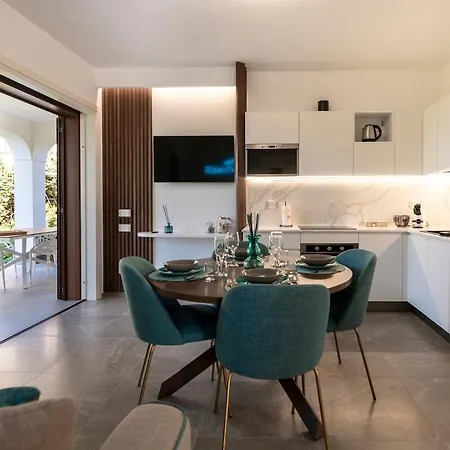 New Eversun Sunset In Sorrento Coast Jacuzzi Exclusive Use Holiday home *